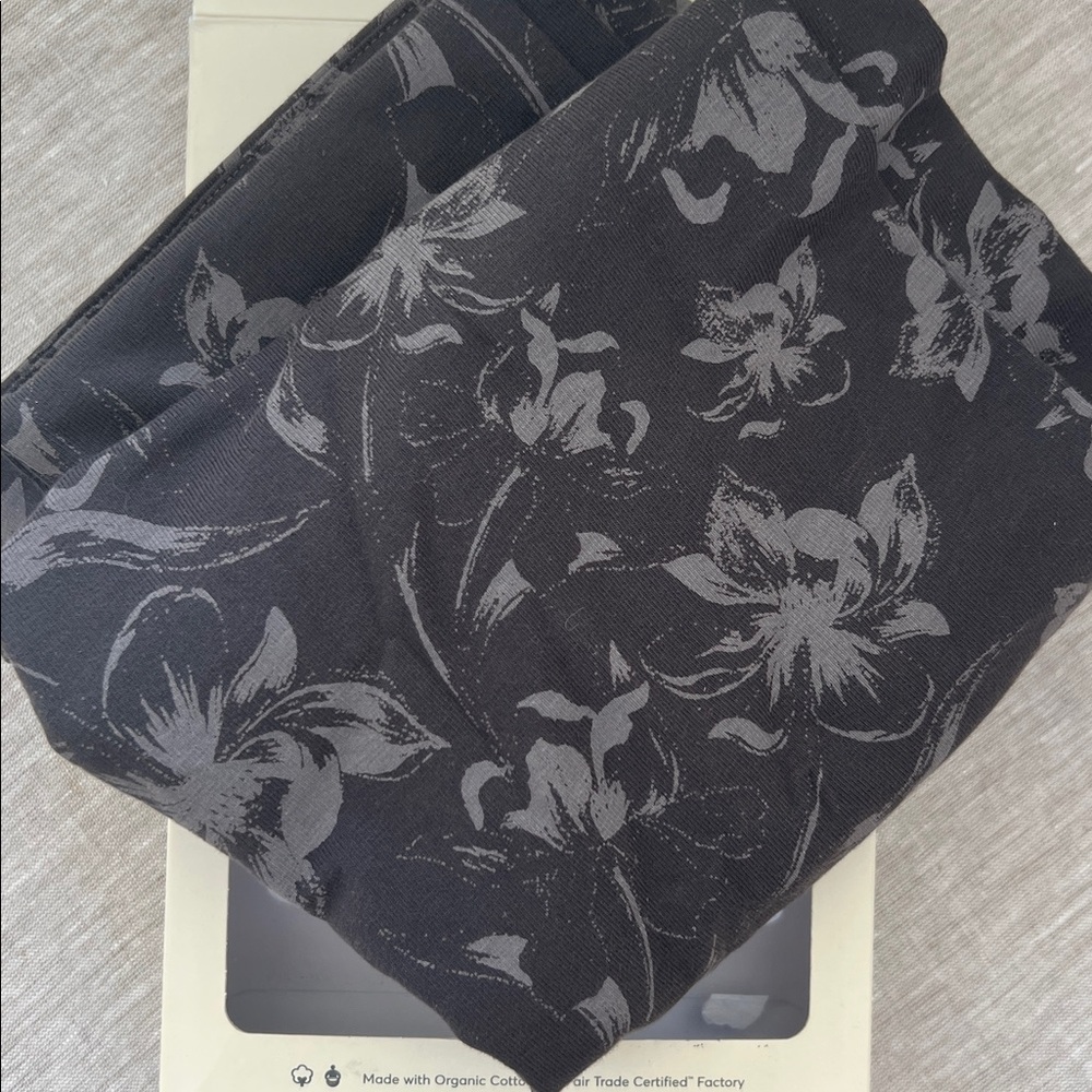 Pact Go-To Legging Vineyard Floral Raven - Picture 4 of 5